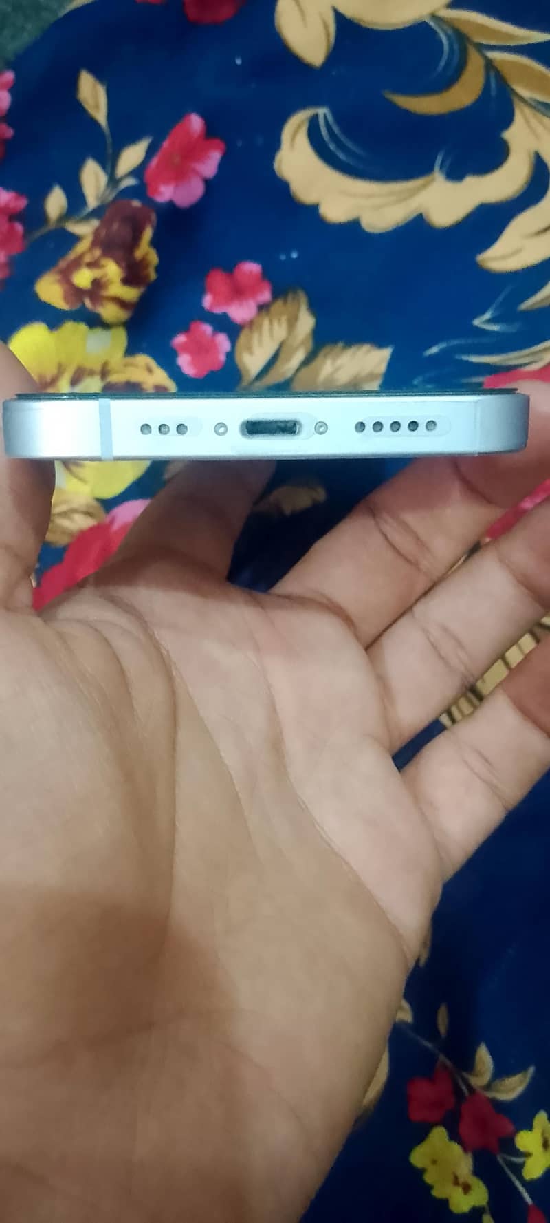 Apple iPhone 14 4