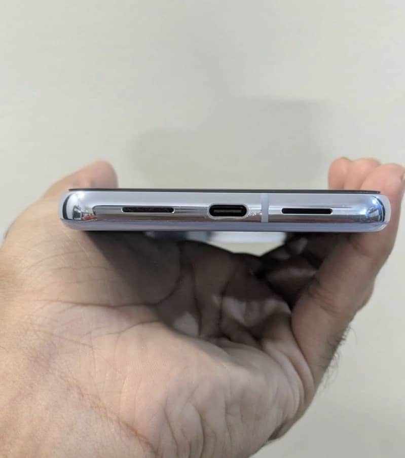 Google Pixel 8 Pro 4