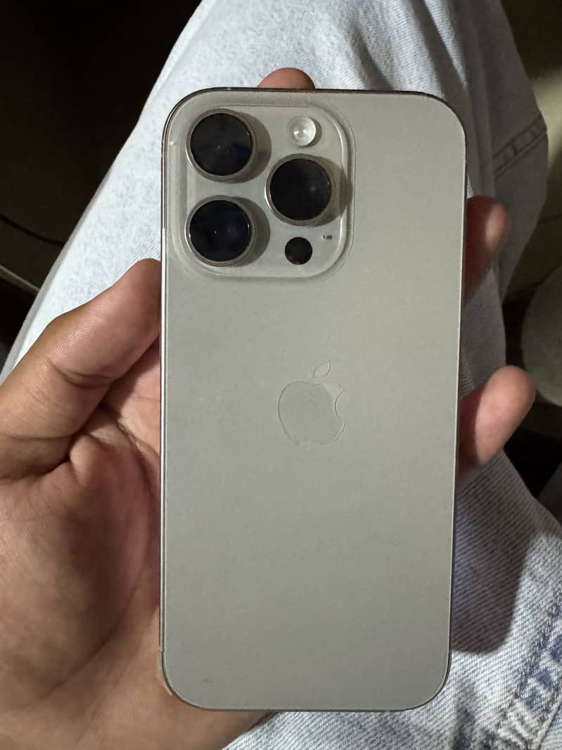 Apple iPhone 16 Pro 2