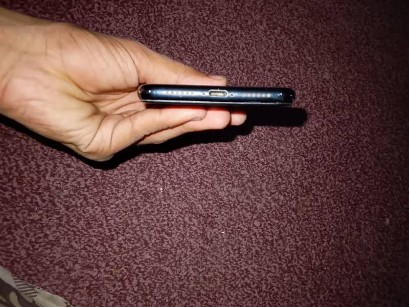 Apple iPhone XR 0