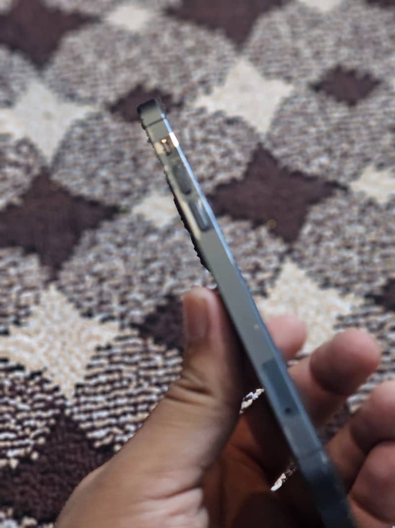 Apple iPhone 12 Pro 2