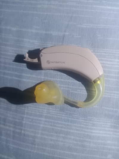 Interton earing aid (kan ka ala-e-samat)