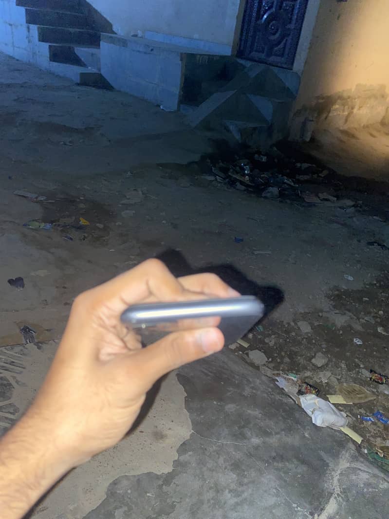 Apple iPhone 11 2