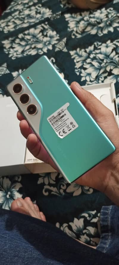 Tecno Comon 40pro 8.256 New Condition