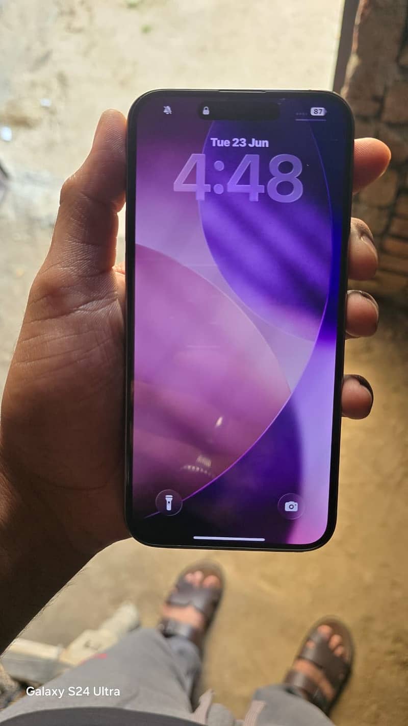 Apple iPhone 15 Pro Max 4