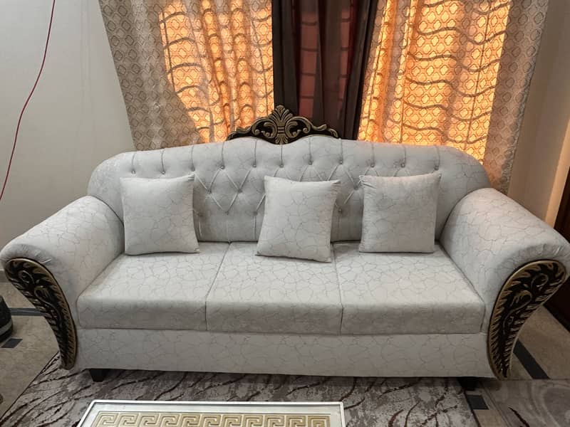 Sofa with cushions 4