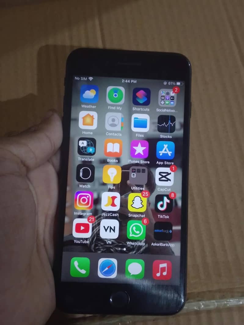 Apple iPhone 7 Plus 1
