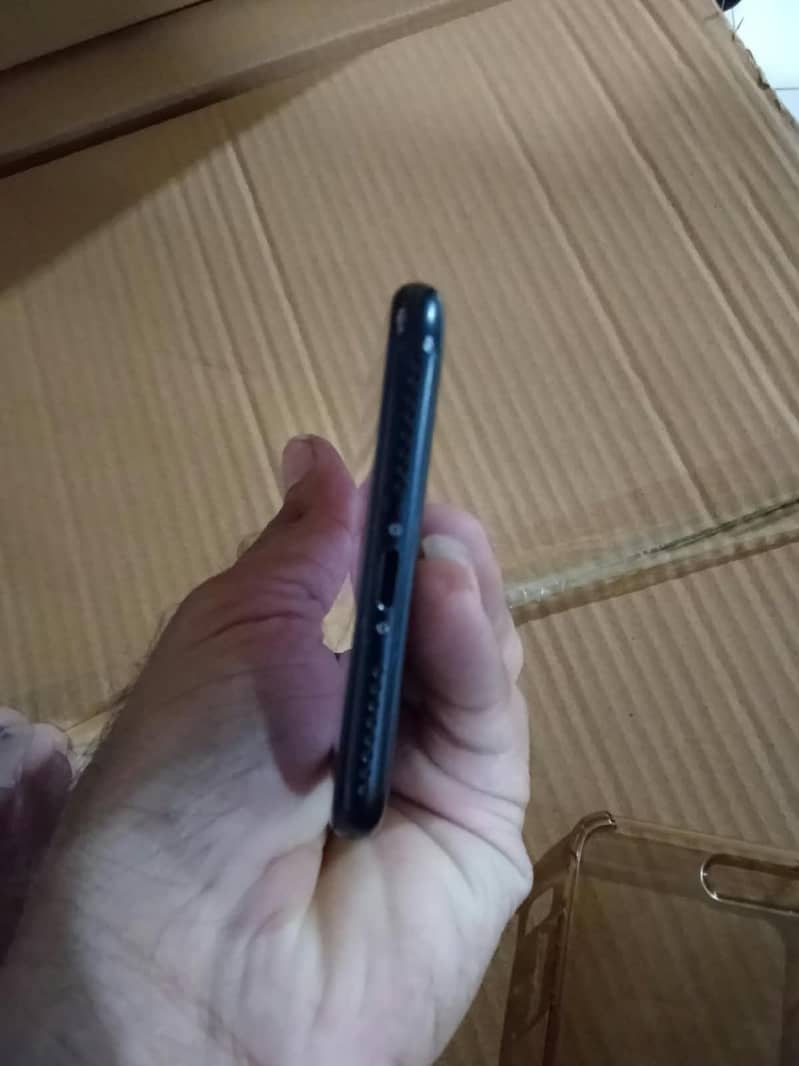 Apple iPhone 7 Plus 2