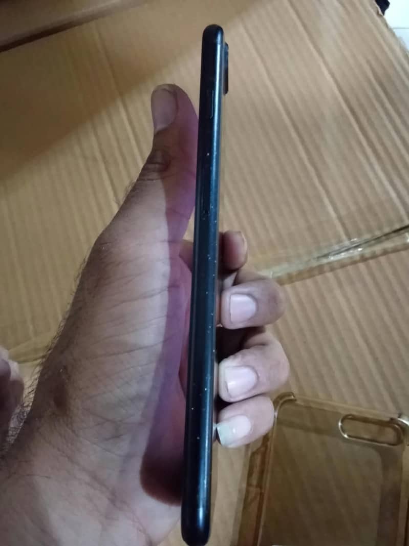 Apple iPhone 7 Plus 5