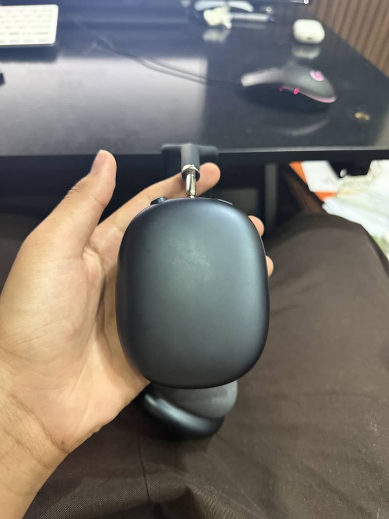 AirPod max 5