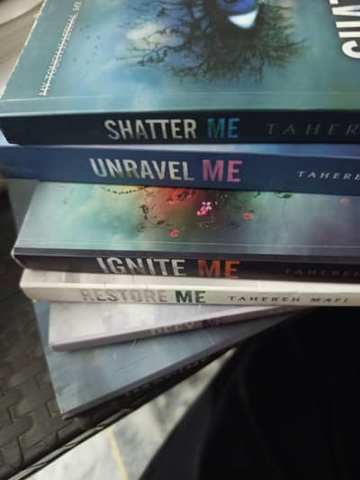 SHATTER ME series, full set of 6 books