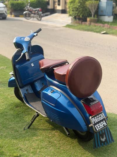 Vespa 150 super 2 stroke.