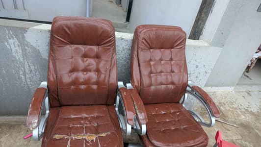 Office Chair in Good Condition (Just Cushion Needs Change
