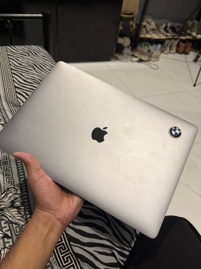 Macbook pro 2017 15 inch touch bar