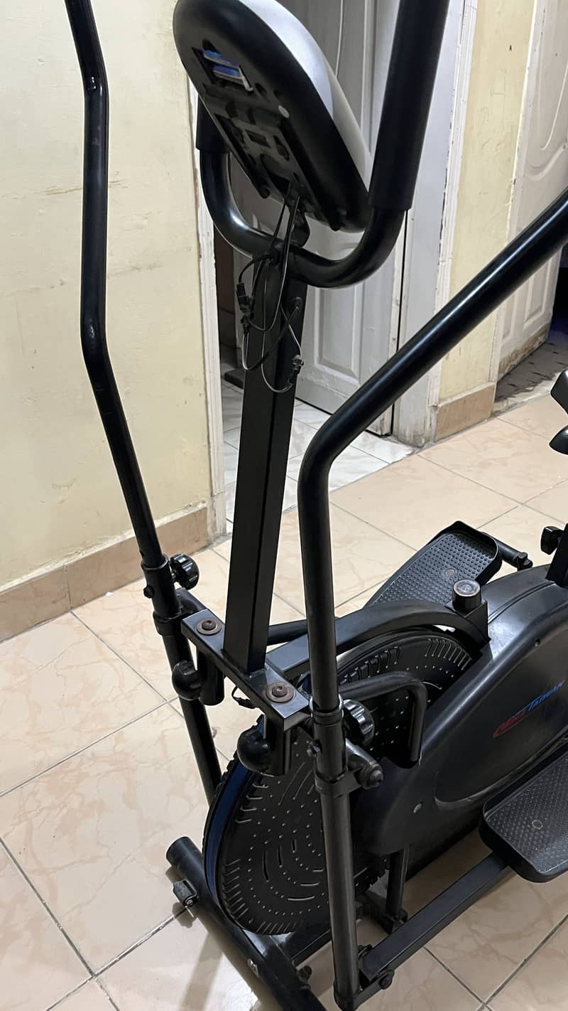 Elliptical cross trainer Machine 0