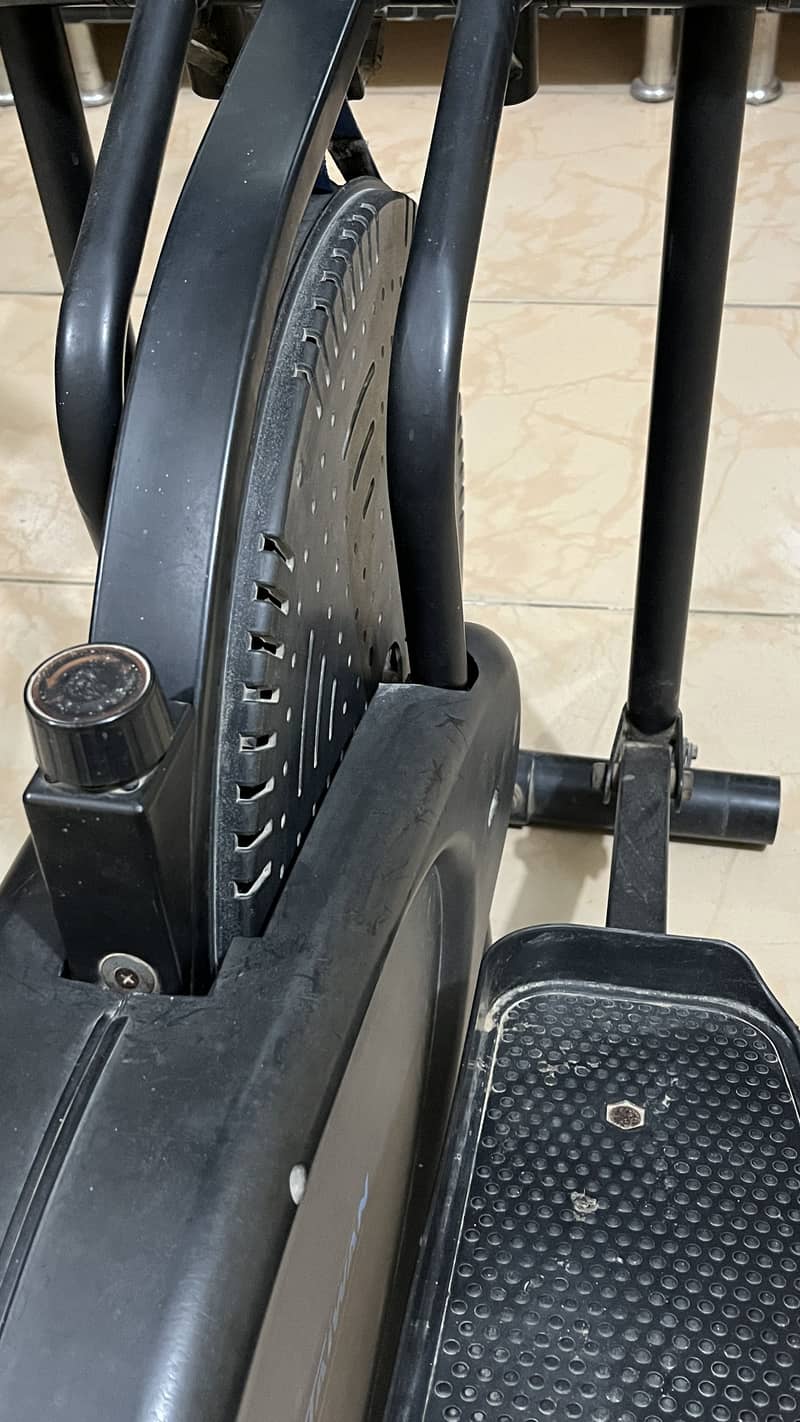 Elliptical cross trainer Machine 2