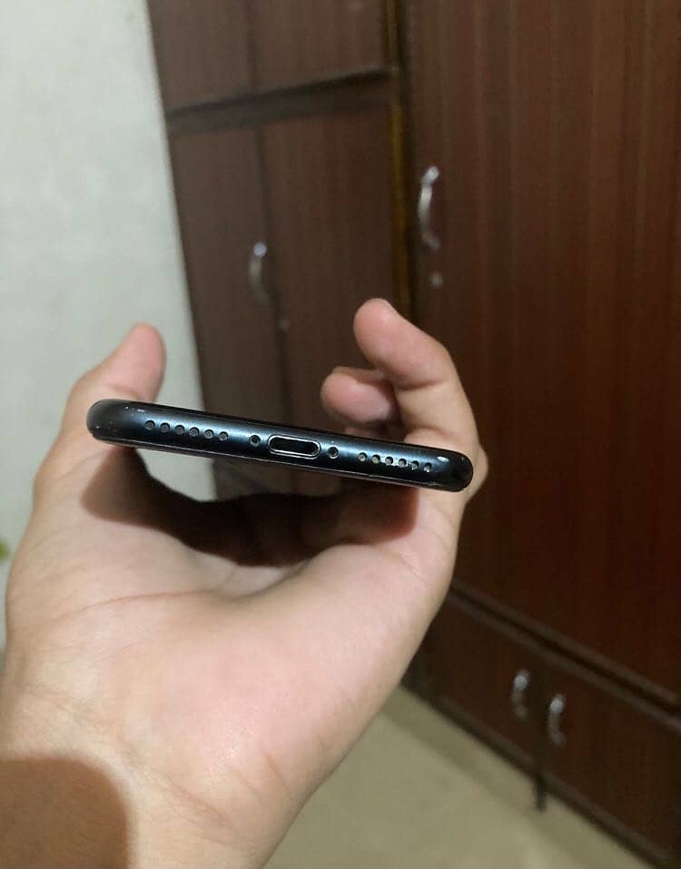 Apple iPhone 7 4