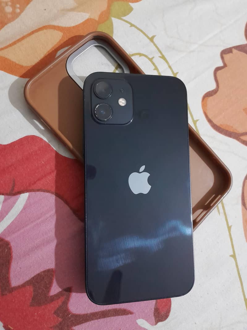 Apple iPhone 12 4