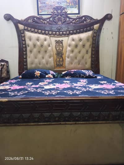 Woden bed  king size