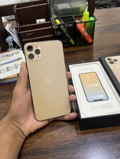 Apple iPhone 11 Pro Max waterpack trusted device