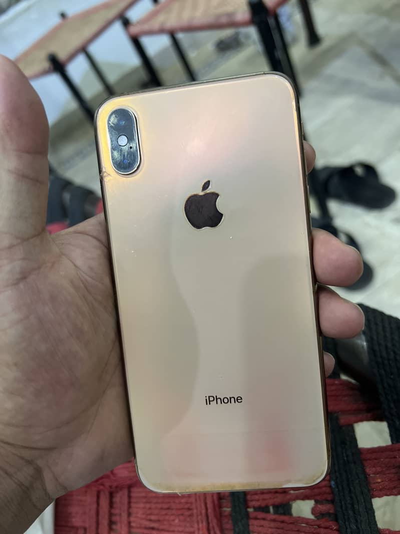 Apple iPhone XS Max 1