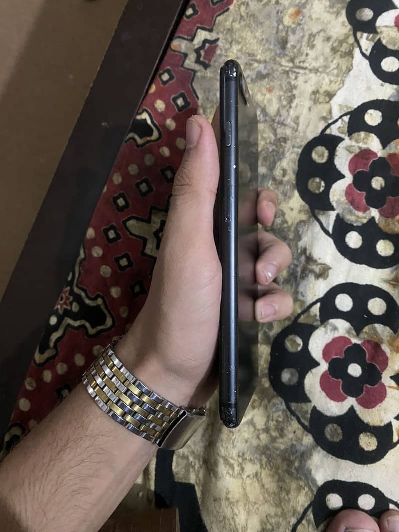 Apple iPhone 7 Plus 2