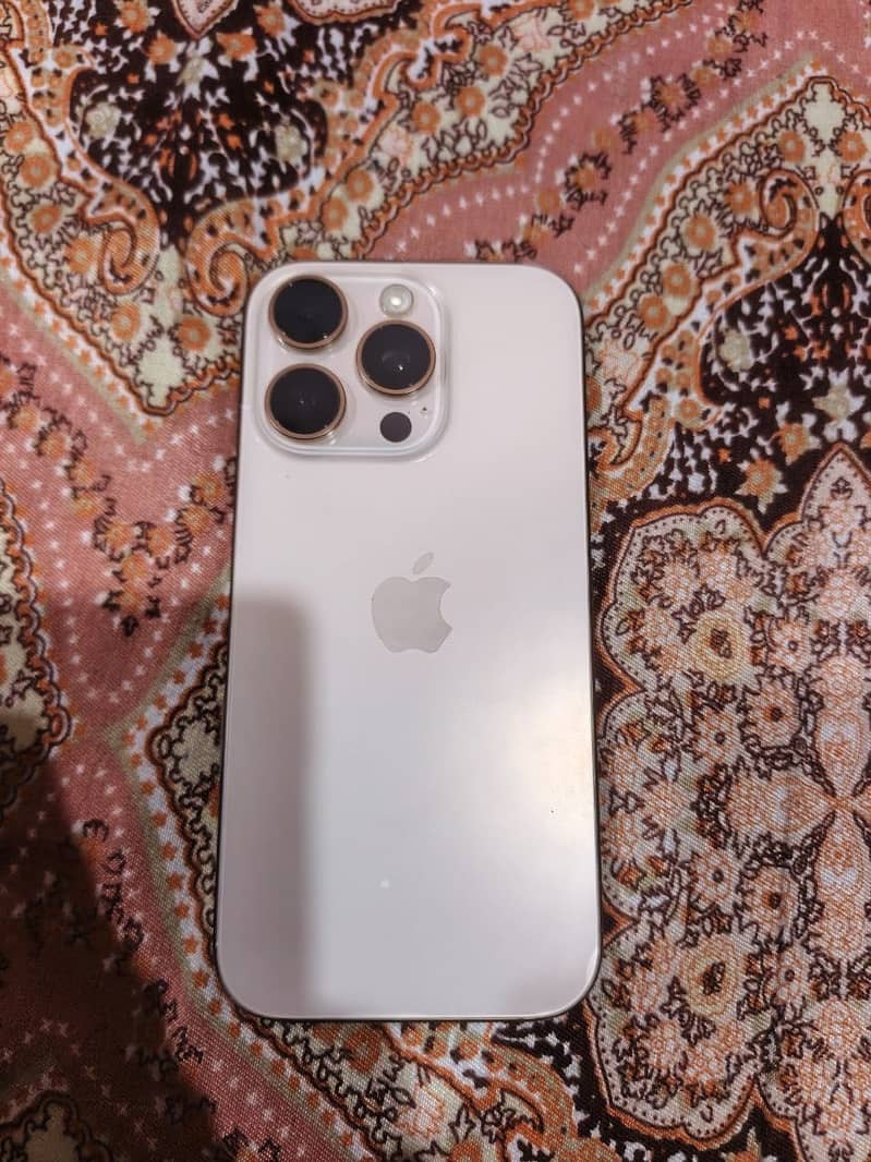 Apple iPhone 16 Pro 0