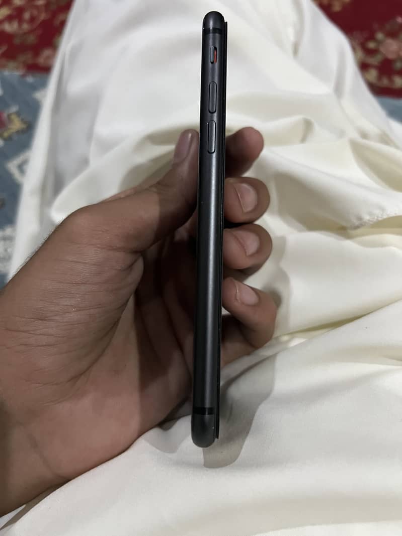 Apple iPhone 8 6