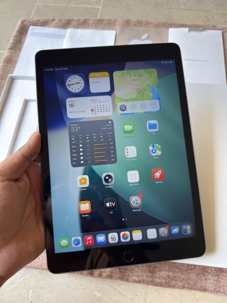 iPad 9th Gen Complete Box 11
