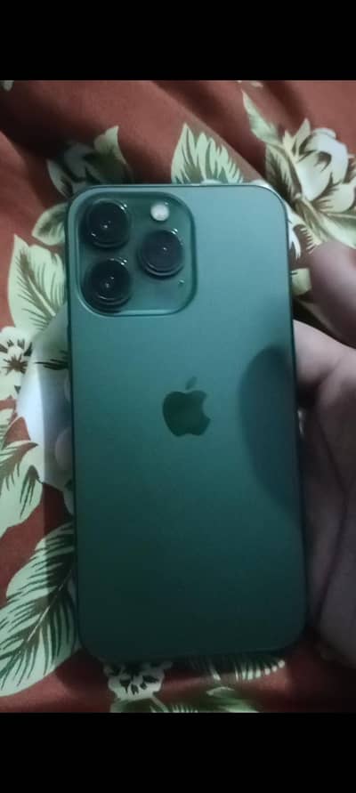Iphone 13 pro-greenCOLOUR-Chance piece ( naseeb wala ka ) icloud lock