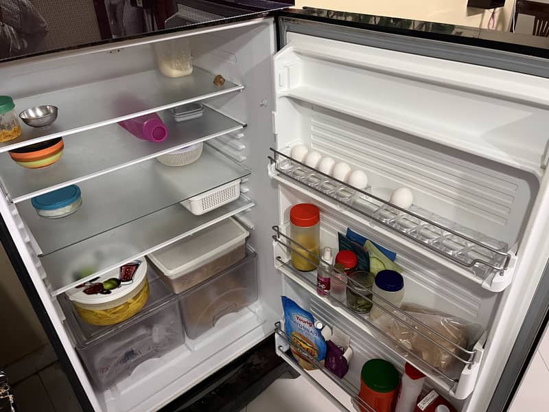 DAWLANCE FRIDGE 1