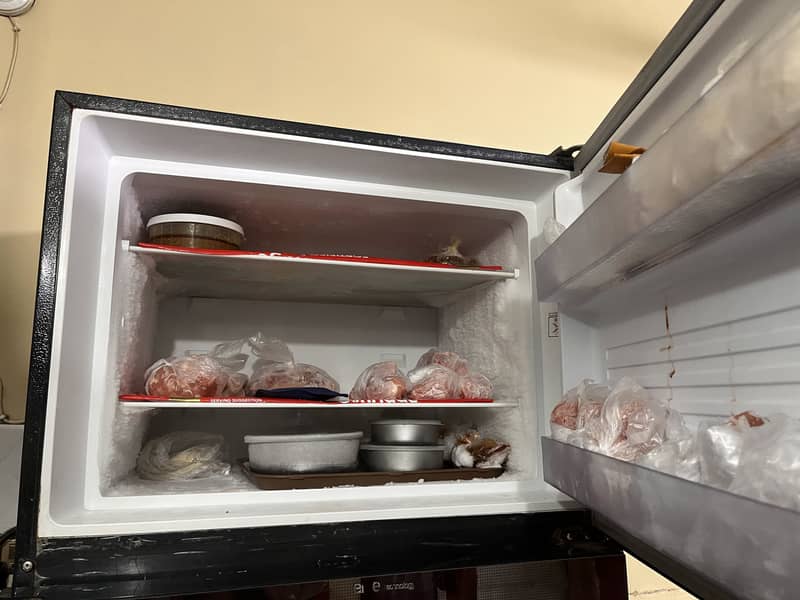 DAWLANCE FRIDGE 2