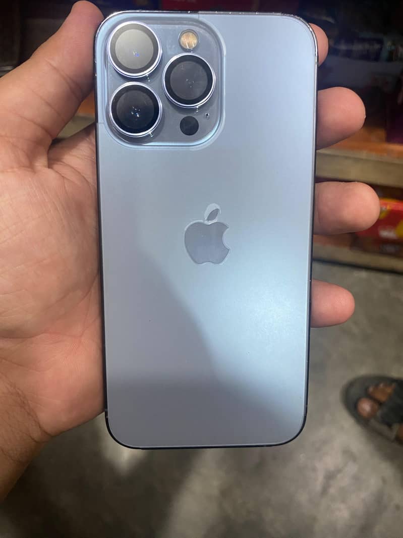 Apple iPhone 13 Pro 1