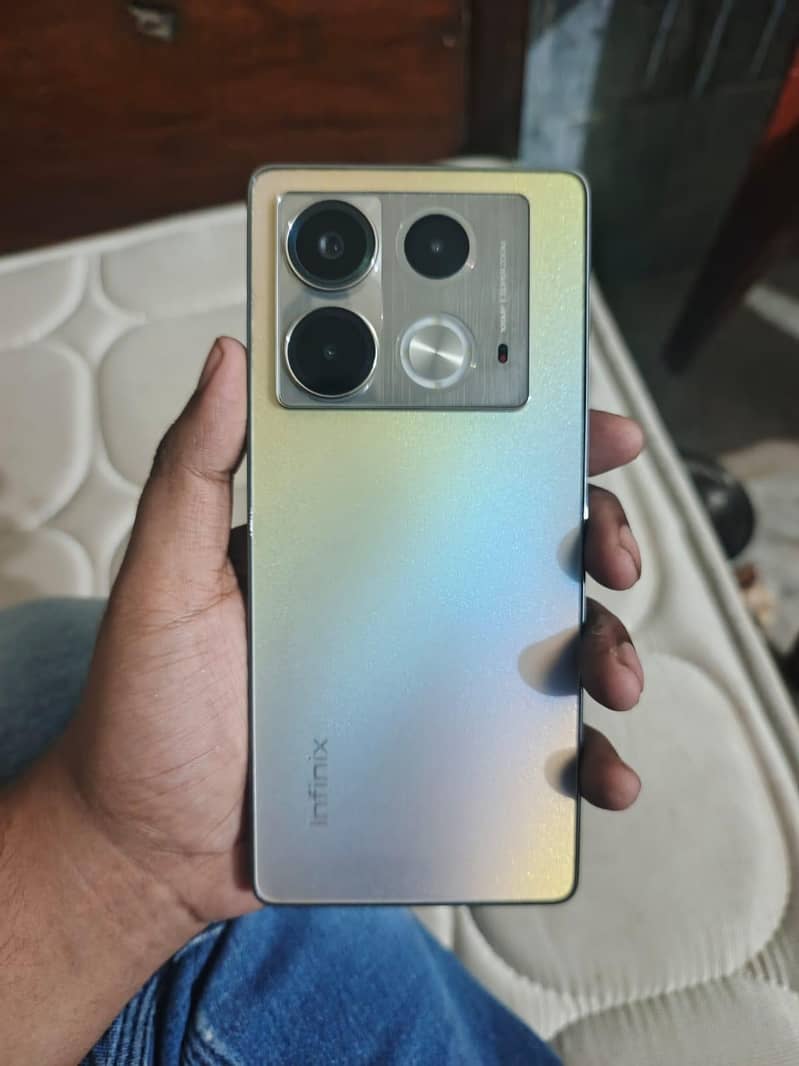 Infinix Note 40 4
