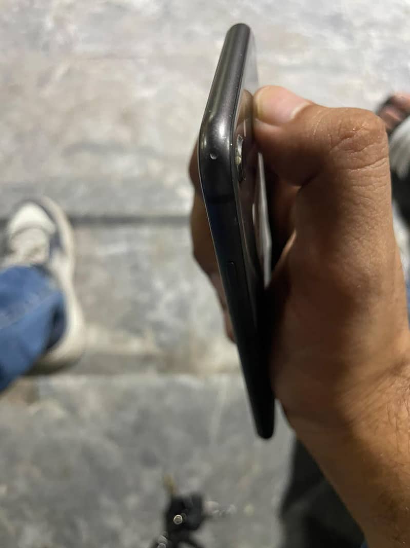 Apple iPhone 8 0