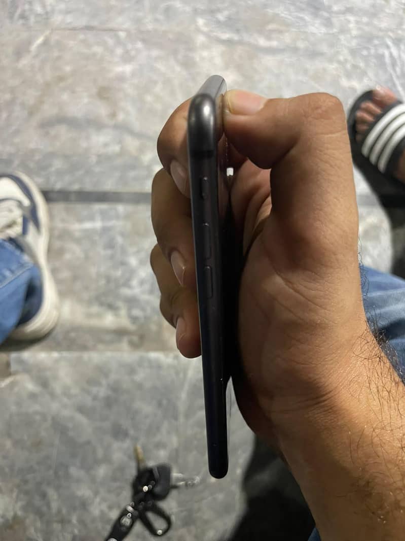 Apple iPhone 8 1