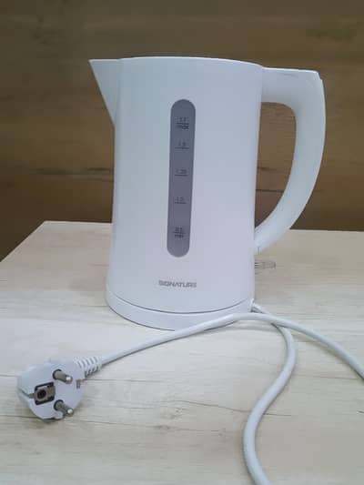 Signature Electric Tea Kettle – 1.7 Liter – Excellent Condition