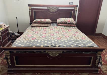 Royal Classic Bedroom Set | Bed, Wardrobe & Dressing