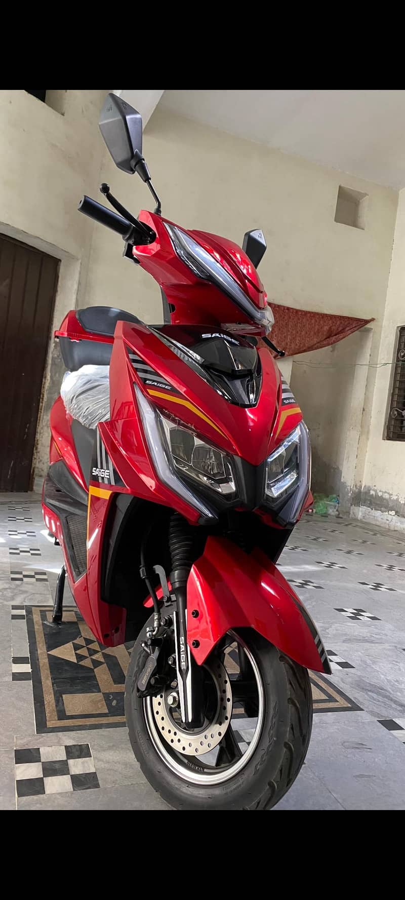 Saige E90 3