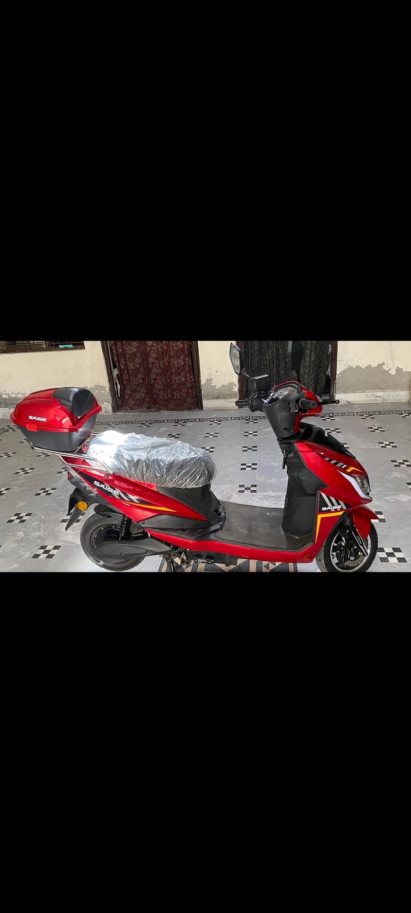 Saige E90 4