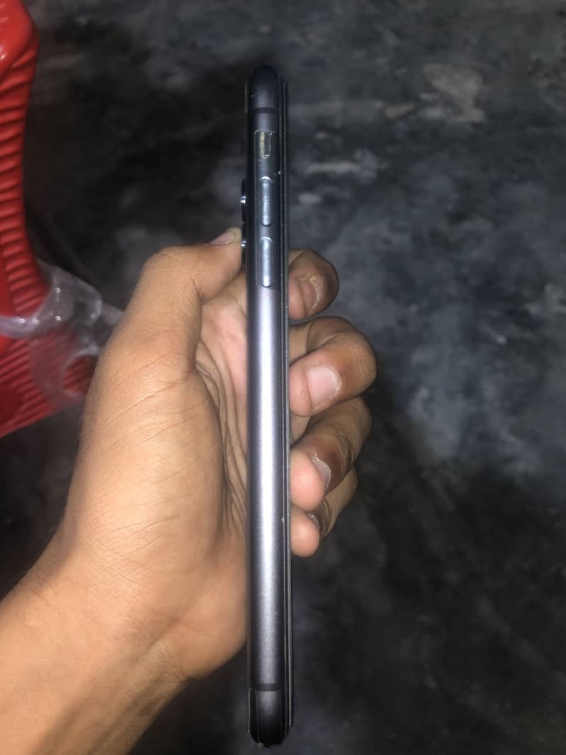 Apple iPhone 11 3
