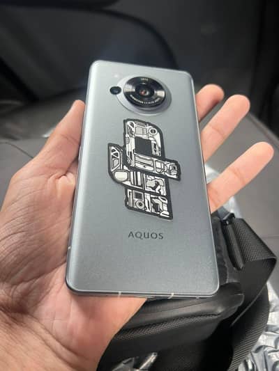 Sharp Aquos R7