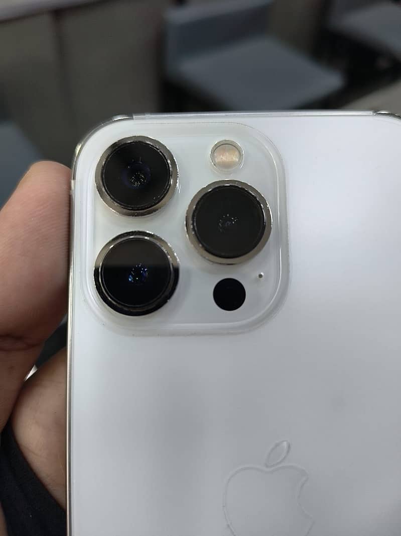 Apple iPhone 13 Pro 0
