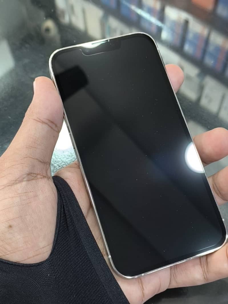 Apple iPhone 13 Pro 1