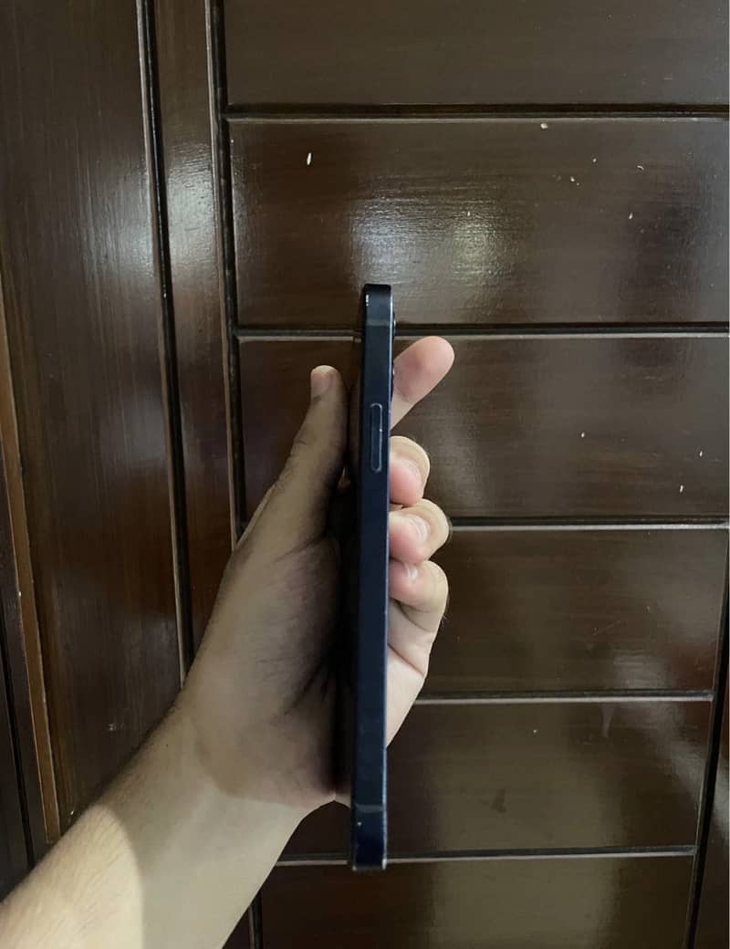 Apple iPhone 12 3