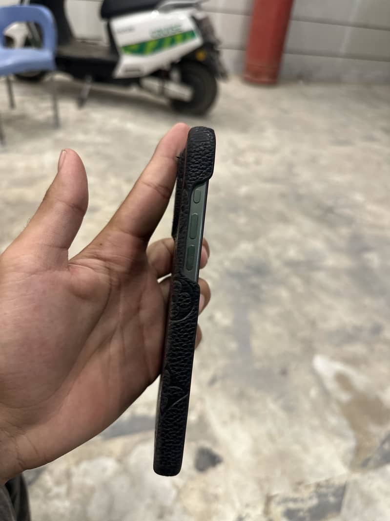 Apple iPhone 15 Pro Max 0