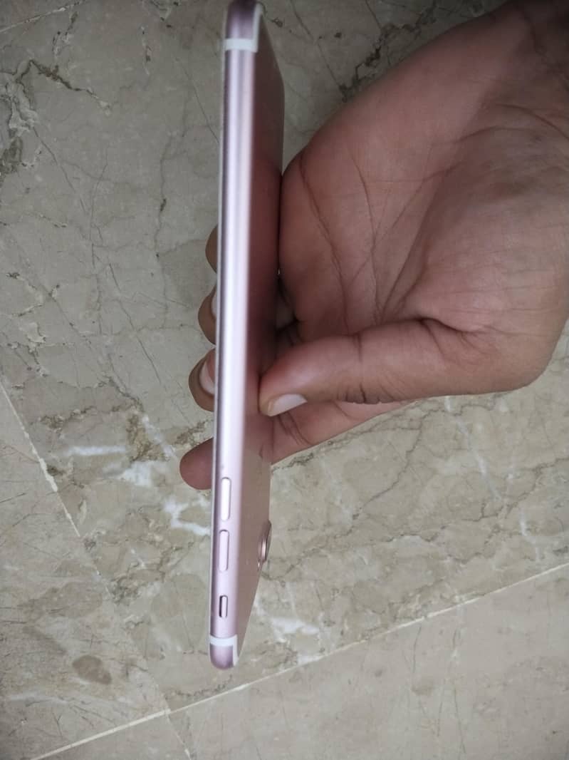 Apple iPhone 7 Plus 4