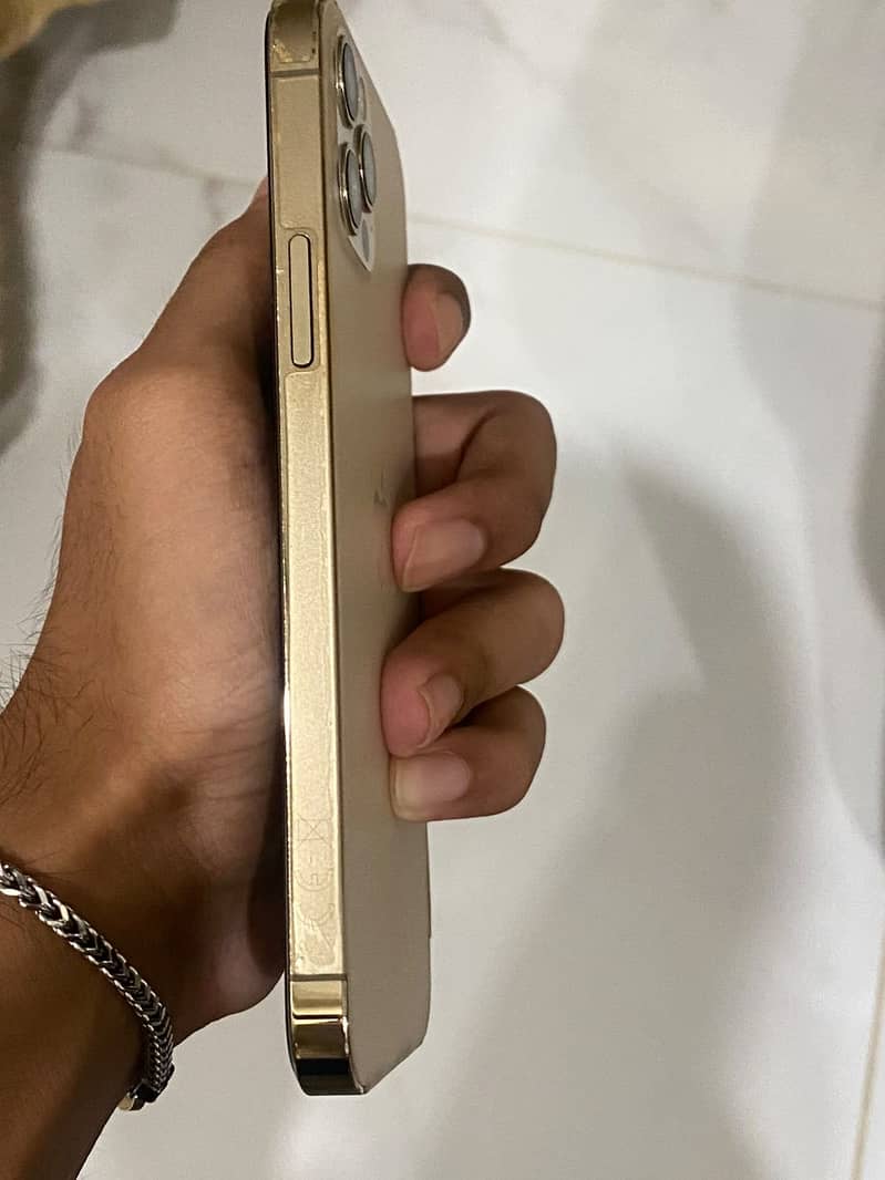 Apple iPhone 12 Pro 2