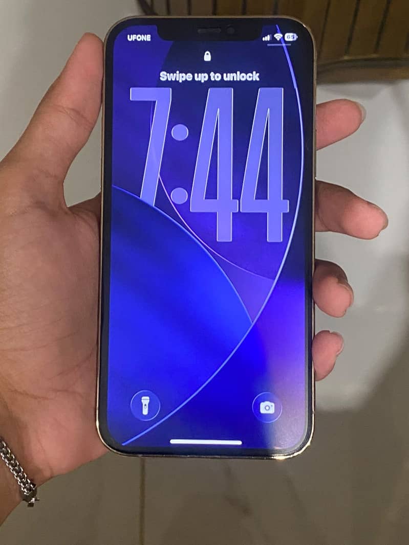 Apple iPhone 12 Pro 4