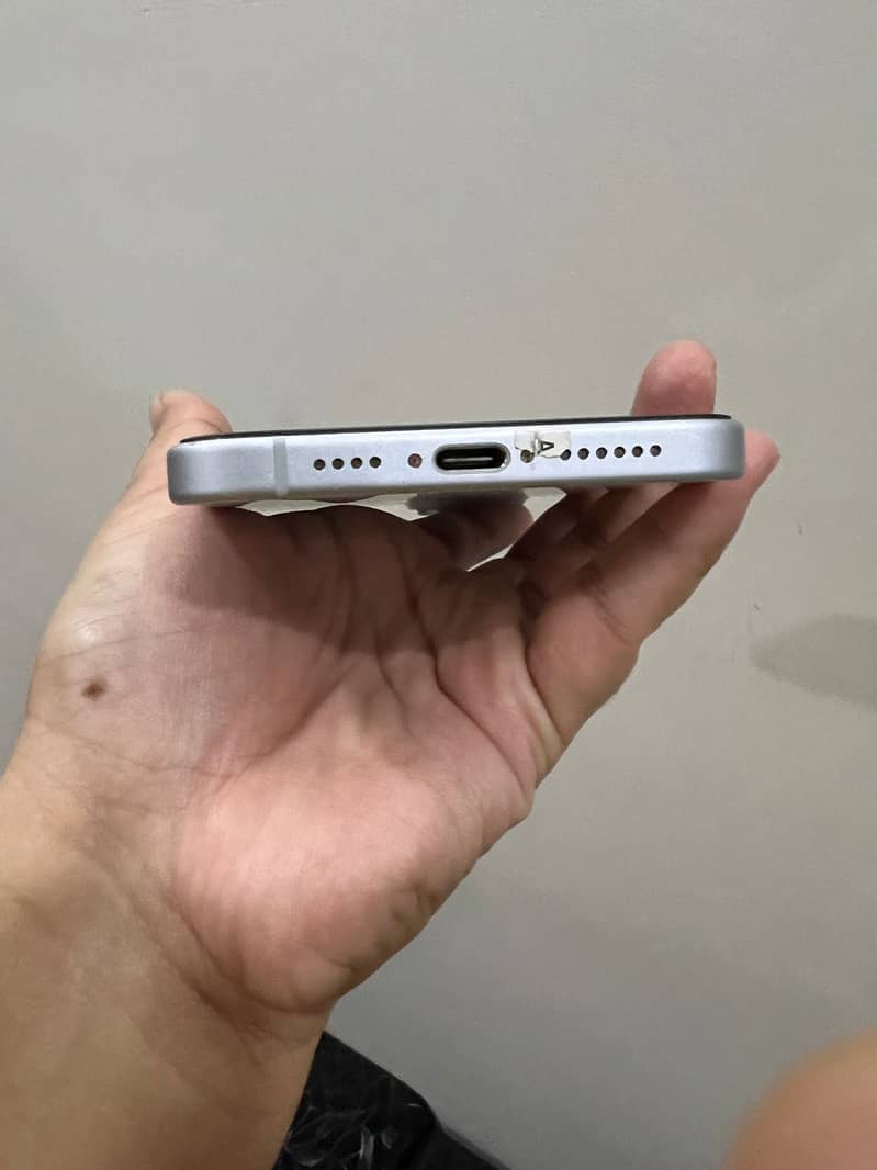 Apple iPhone 15 plus 11
